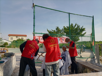 阜沙鎮(zhèn)禁毒信息〔2021〕第84期--【阜沙禁毒】開展禁毒宣傳公益活動(dòng) 社戒人員參與愛心義剪（202