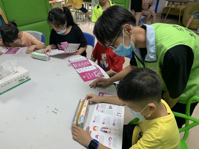 三鄉(xiāng)鎮(zhèn)開展“ 紅色引領(lǐng):禁毒先鋒我來(lái)當(dāng)”禁毒宣傳教育活動(dòng)圖片5.jpg