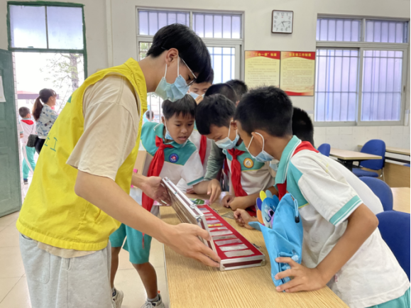 阜沙鎮(zhèn)禁毒信息〔2022〕第254期--【禁毒攻堅】“無毒青春，健康校園”—阜沙鎮(zhèn)開展禁毒宣傳進校園