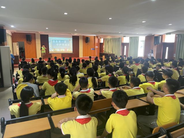 三鄉(xiāng)鎮(zhèn)開(kāi)展“向毒品‘say no’禁毒課堂進(jìn)校園”宣傳活動(dòng)照片2.JPG